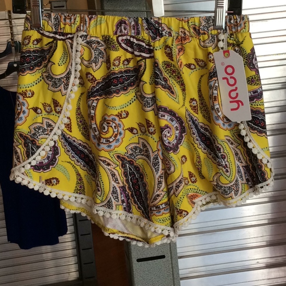 S&G yellow paisley print shorts